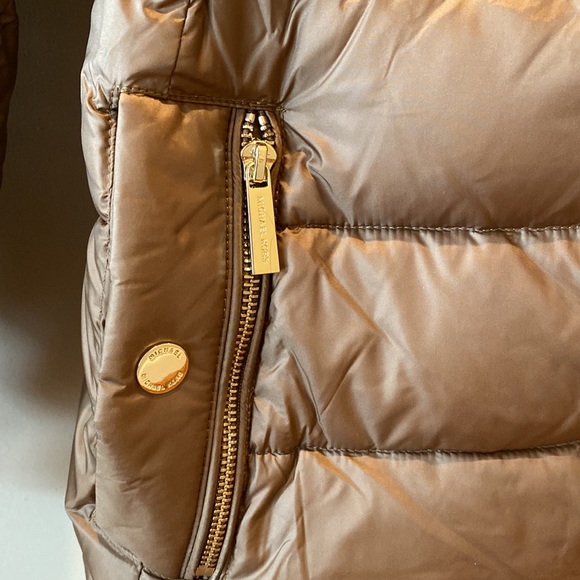 Michael Kors Puffer Jacket (M) - Picture 5 of 10